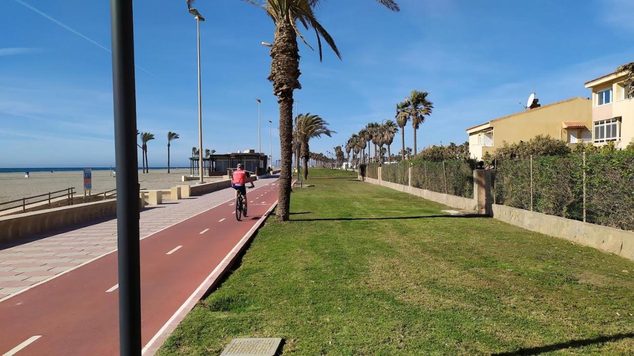 Atractivo Apartamento En La Playa Con Parking 로쿠타스드마르 외부 사진