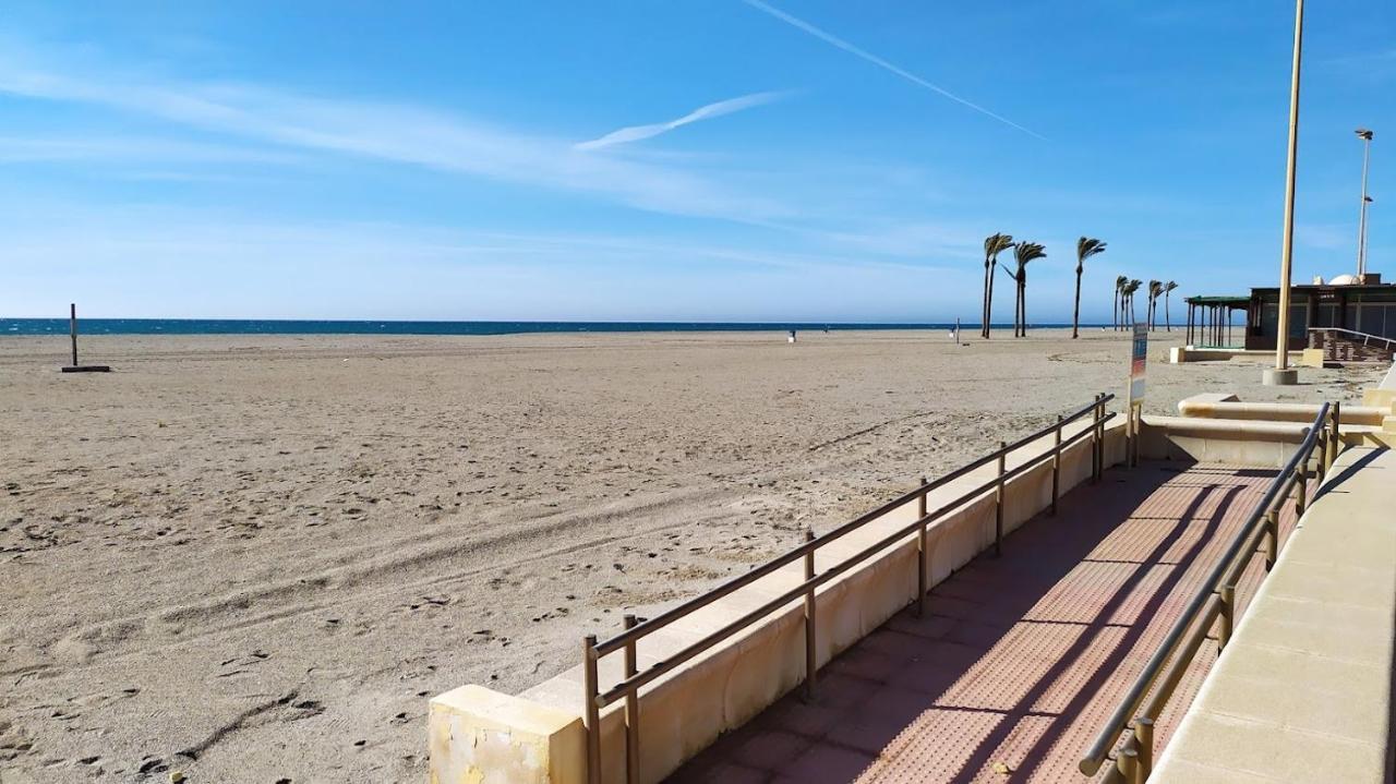 Atractivo Apartamento En La Playa Con Parking 로쿠타스드마르 외부 사진